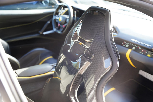 Ferrari 812 6.5 V12 Superfast HELE / Carbon / Lift / Passenger Display / Leder Nero