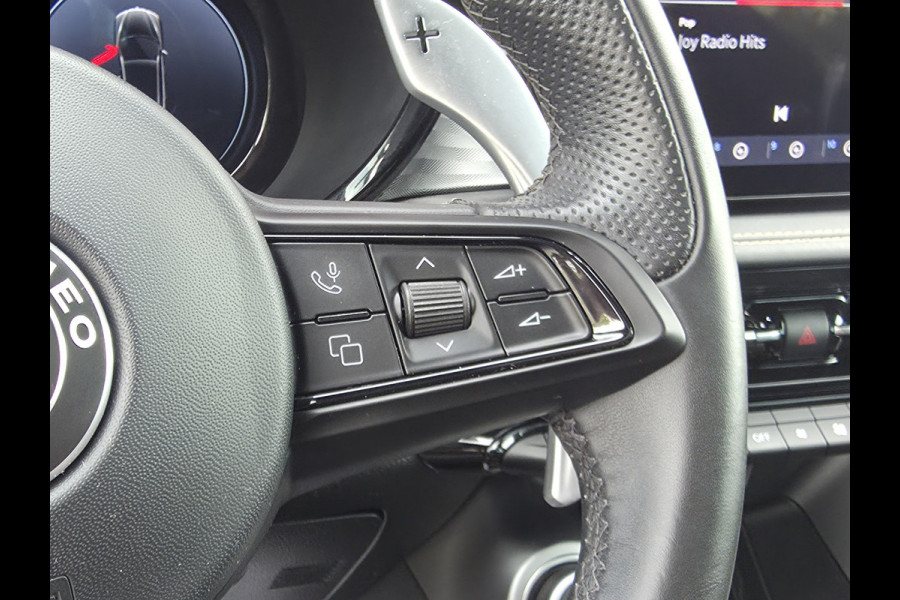 Alfa Romeo Tonale 1.5T Hybrid Veloce | Panorama-Dak