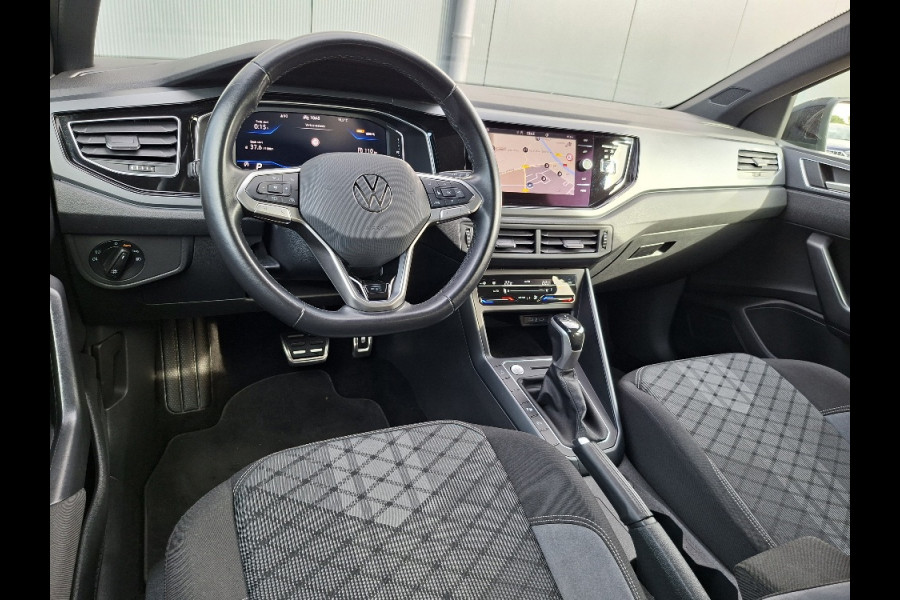 Volkswagen Taigo 1.0 TSI * Binnen & Buiten R-Line * Panoramadak* AUTOMAAT * 34.000KM! * Navigatiesysteem *