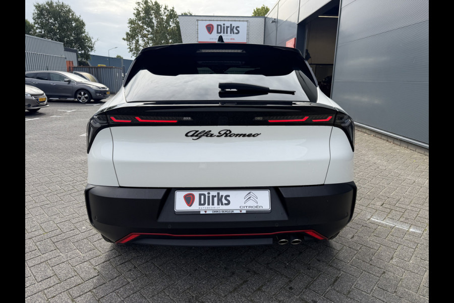 Alfa Romeo junior 1.2 Turbo Hybrid Ibrida Speciale (Elektrische Klep - LED - Keyless Entry - Parkeersensoren V+A - Stoelverwarming - Adaptieve Cru