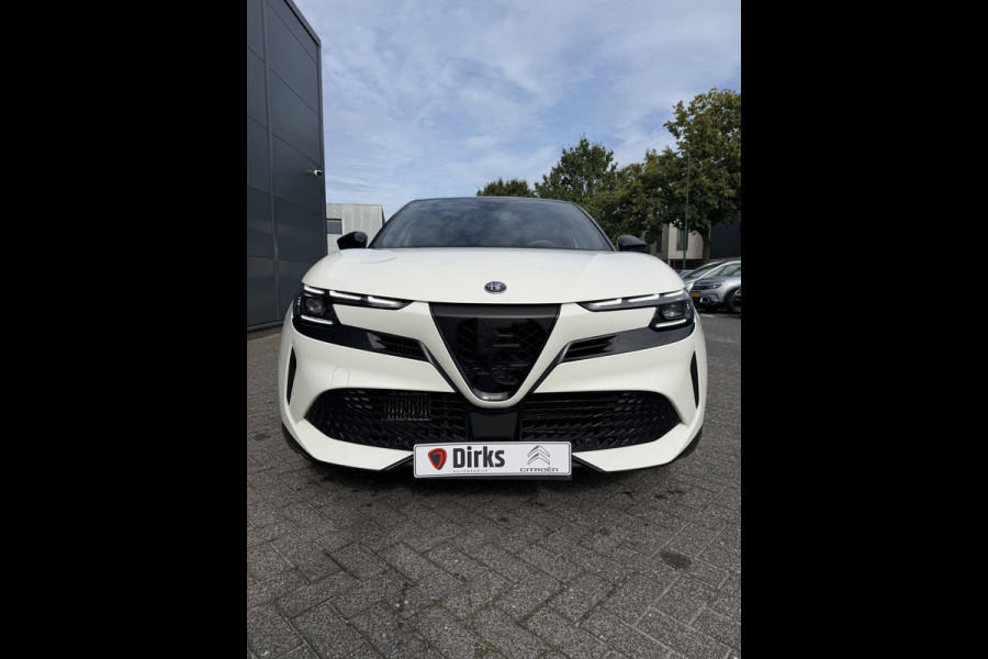 Alfa Romeo junior 1.2 Turbo Hybrid Ibrida Speciale (Elektrische Klep - LED - Keyless Entry - Parkeersensoren V+A - Stoelverwarming - Adaptieve Cru