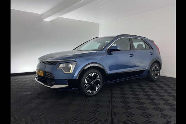 Kia Niro EV DynamicLine 64.8 kWh [3-Fase-11kW] {SoH-99%} (INCL-BTW) Aut. *LEATHER-FABRIC | ADAPTIVE-CRUISE | NAVI-FULLMAP | LANE-ASSIST | DIGI-COCKPIT | KEYLESS | CAMERA | DAB | COMFORTSEATS | SHIFTPADDLES | ECC | PDC | CARPLAY | 17''ALU*