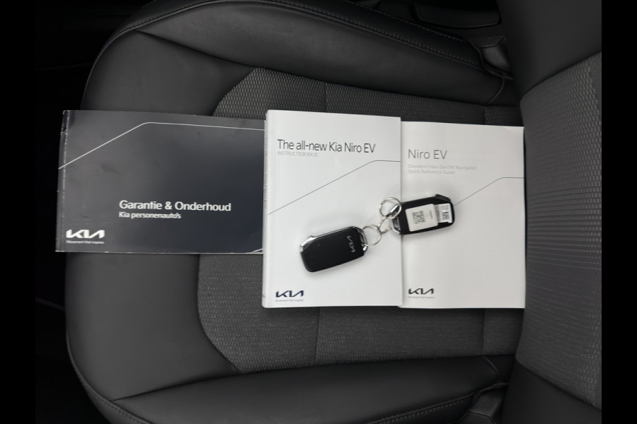 Kia Niro EV DynamicLine 64.8 kWh [3-Fase-11kW] {SoH-99%} (INCL-BTW) Aut. *LEATHER-FABRIC | ADAPTIVE-CRUISE | NAVI-FULLMAP | LANE-ASSIST | DIGI-COCKPIT | KEYLESS | CAMERA | DAB | COMFORTSEATS | SHIFTPADDLES | ECC | PDC | CARPLAY | 17''ALU*