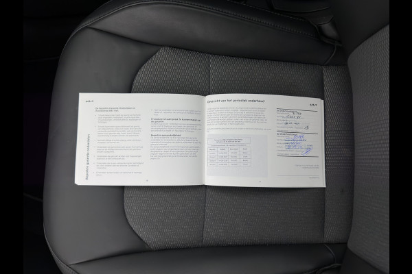 Kia Niro EV DynamicLine 64.8 kWh [3-Fase-11kW] {SoH-99%} (INCL-BTW) Aut. *LEATHER-FABRIC | ADAPTIVE-CRUISE | NAVI-FULLMAP | LANE-ASSIST | DIGI-COCKPIT | KEYLESS | CAMERA | DAB | COMFORTSEATS | SHIFTPADDLES | ECC | PDC | CARPLAY | 17''ALU*