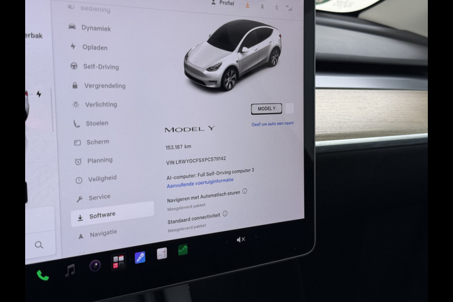 Tesla Model Y RWD 300PK SOH 90% Trekhaak Warmtepomp LFP-Accu Premium-Audio AMD Ryzen™ Camera's Navi Ecc Led Lmv 19" Privacy Glas Leder Stoel+Stuurverwarming Panoramadak Bluetooth Elek.Achterklep 1.600KG Trekgewicht 1e Eigenaar Origineel Nederlandse Auto
