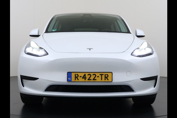 Tesla Model Y RWD 300PK SOH 90% Trekhaak Warmtepomp LFP-Accu Premium-Audio AMD Ryzen™ Camera's Navi Ecc Led Lmv 19" Privacy Glas Leder Stoel+Stuurverwarming Panoramadak Bluetooth Elek.Achterklep 1.600KG Trekgewicht 1e Eigenaar Origineel Nederlandse Auto