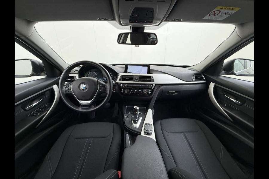 BMW 3-serie 320i 184PK AUT-8 Trekhaak Navi-Pro Ecc Cruise Control Executive Led Lmv 18" I-Drive Regen-Lichtsensor Isofix 1.800KG Trekgewicht Origineel Nederlandse Auto