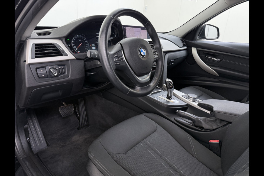 BMW 3-serie 320i 184PK AUT-8 Trekhaak Navi-Pro Ecc Cruise Control Executive Led Lmv 18" I-Drive Regen-Lichtsensor Isofix 1.800KG Trekgewicht Origineel Nederlandse Auto