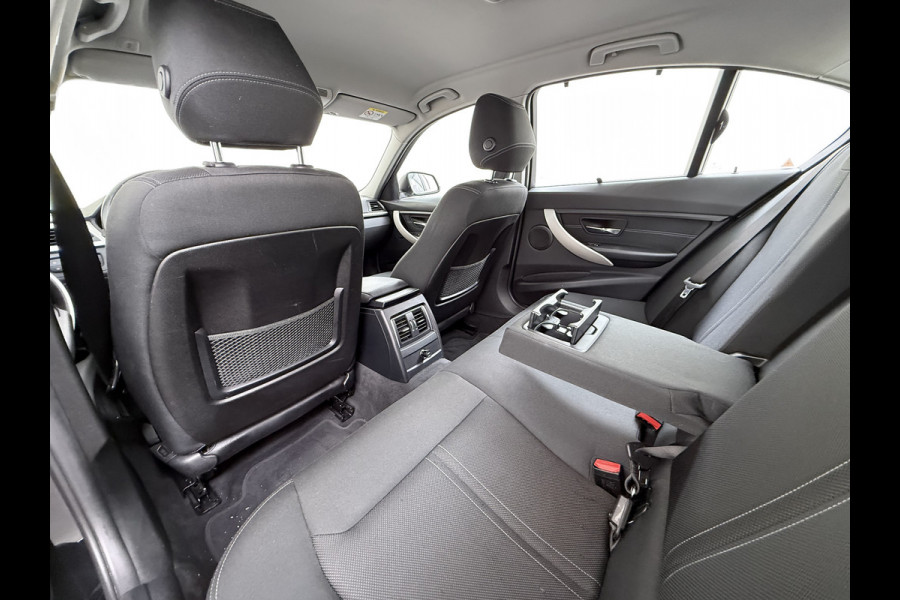 BMW 3-serie 320i 184PK AUT-8 Trekhaak Navi-Pro Ecc Cruise Control Executive Led Lmv 18" I-Drive Regen-Lichtsensor Isofix 1.800KG Trekgewicht Origineel Nederlandse Auto