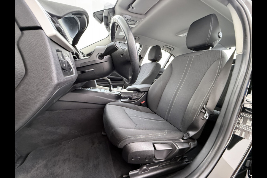 BMW 3-serie 320i 184PK AUT-8 Trekhaak Navi-Pro Ecc Cruise Control Executive Led Lmv 18" I-Drive Regen-Lichtsensor Isofix 1.800KG Trekgewicht Origineel Nederlandse Auto