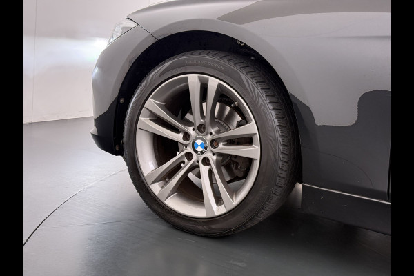 BMW 3-serie 320i 184PK AUT-8 Trekhaak Navi-Pro Ecc Cruise Control Executive Led Lmv 18" I-Drive Regen-Lichtsensor Isofix 1.800KG Trekgewicht Origineel Nederlandse Auto