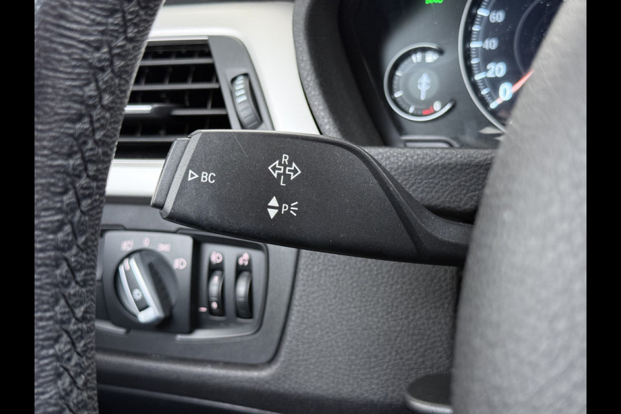 BMW 3-serie 320i 184PK AUT-8 Trekhaak Navi-Pro Ecc Cruise Control Executive Led Lmv 18" I-Drive Regen-Lichtsensor Isofix 1.800KG Trekgewicht Origineel Nederlandse Auto