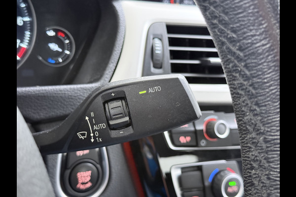 BMW 3-serie 320i 184PK AUT-8 Trekhaak Navi-Pro Ecc Cruise Control Executive Led Lmv 18" I-Drive Regen-Lichtsensor Isofix 1.800KG Trekgewicht Origineel Nederlandse Auto