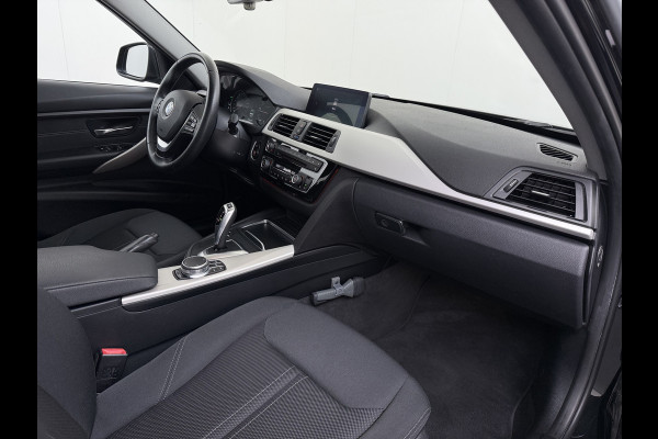 BMW 3-serie 320i 184PK AUT-8 Trekhaak Navi-Pro Ecc Cruise Control Executive Led Lmv 18" I-Drive Regen-Lichtsensor Isofix 1.800KG Trekgewicht Origineel Nederlandse Auto