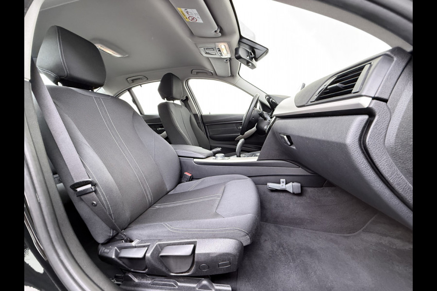 BMW 3-serie 320i 184PK AUT-8 Trekhaak Navi-Pro Ecc Cruise Control Executive Led Lmv 18" I-Drive Regen-Lichtsensor Isofix 1.800KG Trekgewicht Origineel Nederlandse Auto