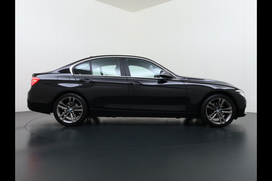 BMW 3-serie 320i 184PK AUT-8 Trekhaak Navi-Pro Ecc Cruise Control Executive Led Lmv 18" I-Drive Regen-Lichtsensor Isofix 1.800KG Trekgewicht Origineel Nederlandse Auto