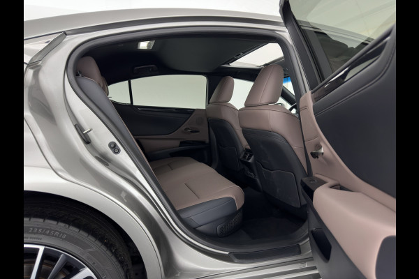 Lexus ES 300h Business Line (INCL-BTW) Aut. *PANO | LEATHER | FULL-LED | ADAPTIVE-CRUISE | BLINDSPOT | KEYLESS | CAMERA | HEATED-COMFORTSEATS | NAVI-FULLMAP | PRIVACY-GLASS | SHIFTPADDLES | ECC | PDC | 18''ALU*