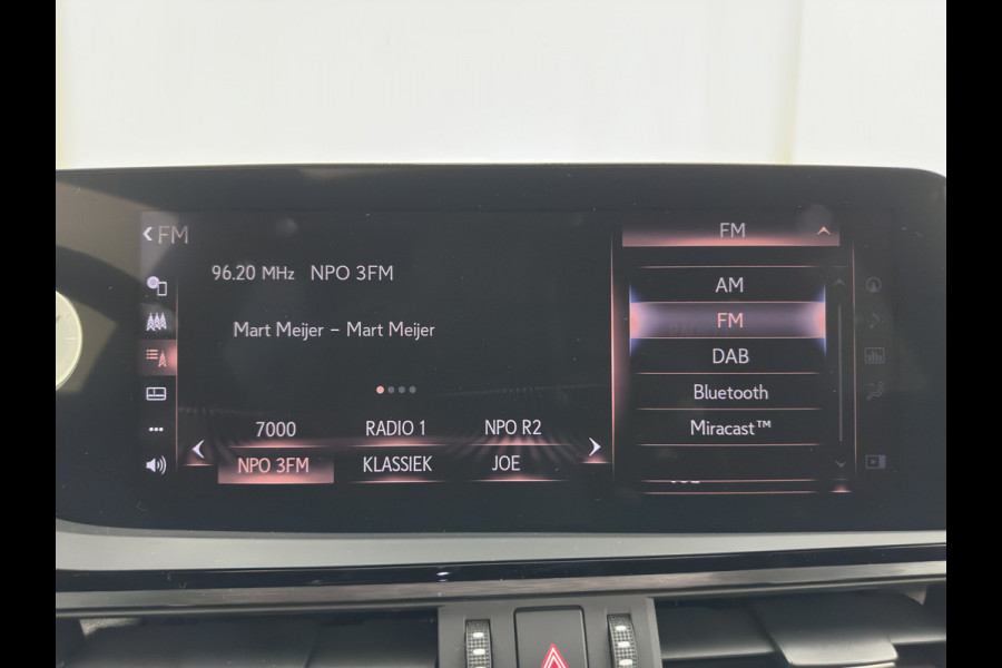 Lexus ES 300h Business Line (INCL-BTW) Aut. *PANO | LEATHER | FULL-LED | ADAPTIVE-CRUISE | BLINDSPOT | KEYLESS | CAMERA | HEATED-COMFORTSEATS | NAVI-FULLMAP | PRIVACY-GLASS | SHIFTPADDLES | ECC | PDC | 18''ALU*