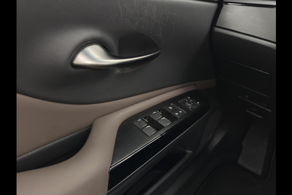 Lexus ES 300h Business Line (INCL-BTW) Aut. *PANO | LEATHER | FULL-LED | ADAPTIVE-CRUISE | BLINDSPOT | KEYLESS | CAMERA | HEATED-COMFORTSEATS | NAVI-FULLMAP | PRIVACY-GLASS | SHIFTPADDLES | ECC | PDC | 18''ALU*