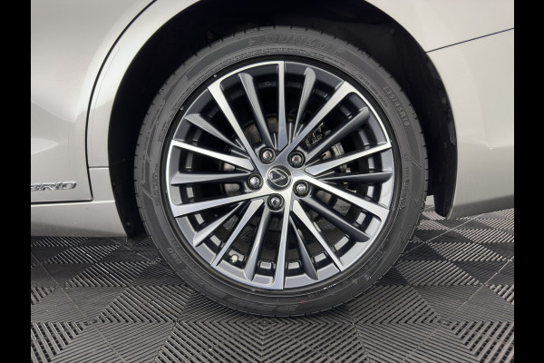Lexus ES 300h Business Line (INCL-BTW) Aut. *PANO | LEATHER | FULL-LED | ADAPTIVE-CRUISE | BLINDSPOT | KEYLESS | CAMERA | HEATED-COMFORTSEATS | NAVI-FULLMAP | PRIVACY-GLASS | SHIFTPADDLES | ECC | PDC | 18''ALU*