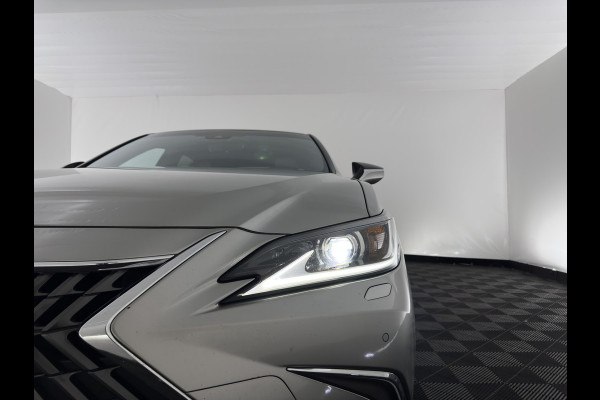 Lexus ES 300h Business Line (INCL-BTW) Aut. *PANO | LEATHER | FULL-LED | ADAPTIVE-CRUISE | BLINDSPOT | KEYLESS | CAMERA | HEATED-COMFORTSEATS | NAVI-FULLMAP | PRIVACY-GLASS | SHIFTPADDLES | ECC | PDC | 18''ALU*