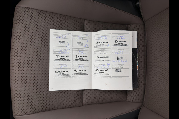 Lexus ES 300h Business Line (INCL-BTW) Aut. *PANO | LEATHER | FULL-LED | ADAPTIVE-CRUISE | BLINDSPOT | KEYLESS | CAMERA | HEATED-COMFORTSEATS | NAVI-FULLMAP | PRIVACY-GLASS | SHIFTPADDLES | ECC | PDC | 18''ALU*