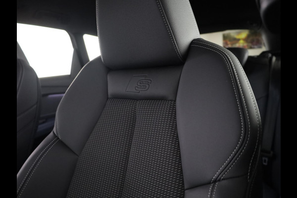 Audi Q4 e-tron S edition performance 82 kWh 286pk | Nieuw model | Per begin december beschikbaar | Keyless | 20 inch Lichtmetalen velgen | Trekhaak | Matrix led | Stoelverwarming