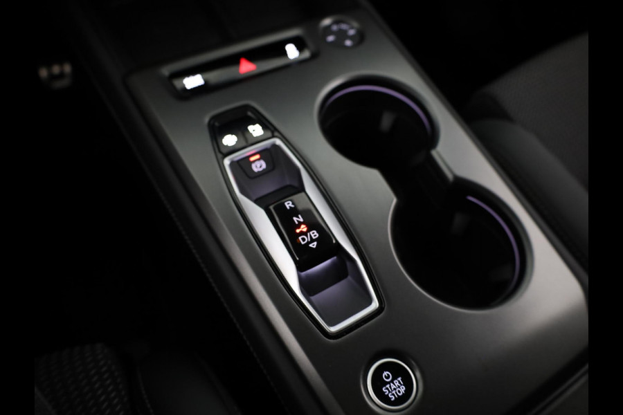 Audi Q4 e-tron S edition performance 82 kWh 286pk | Nieuw model | Per begin december beschikbaar | Keyless | 20 inch Lichtmetalen velgen | Trekhaak | Matrix led | Stoelverwarming