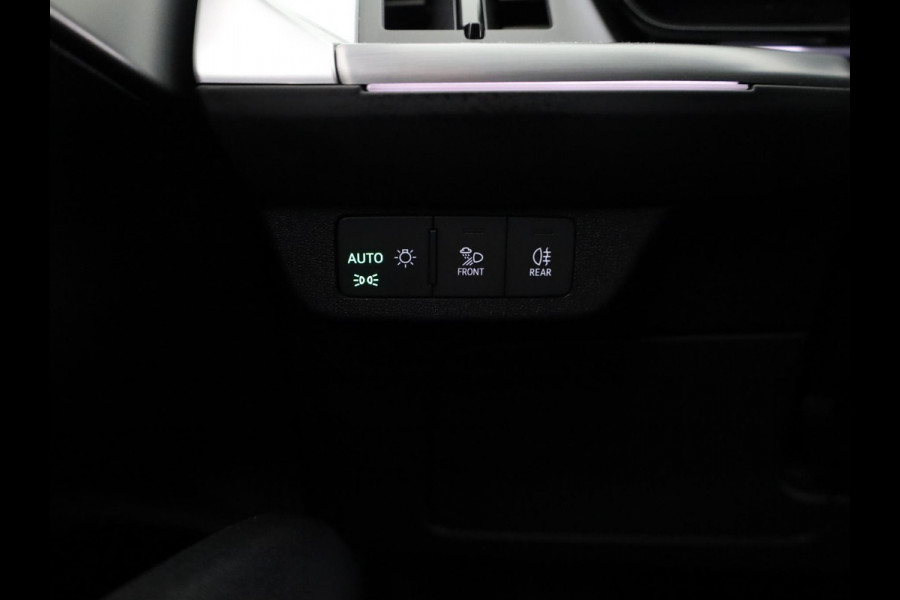 Audi Q4 e-tron S edition performance 82 kWh 286pk | Nieuw model | Per begin december beschikbaar | Keyless | 20 inch Lichtmetalen velgen | Trekhaak | Matrix led | Stoelverwarming