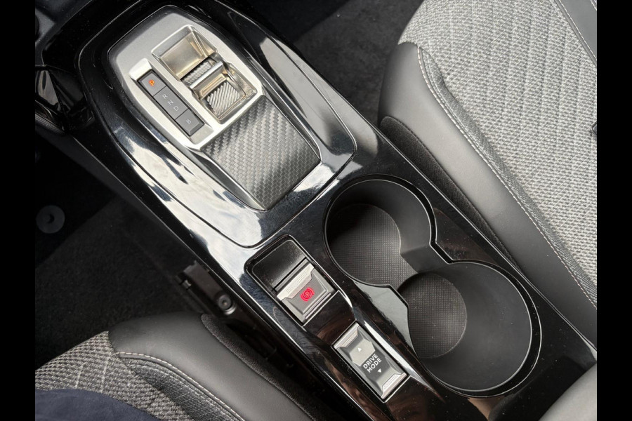 Peugeot e-2008 EV Allure 54 kWh Parkeerhulp/Carplay-Android-auto/Warmtepomp/Cruise-control