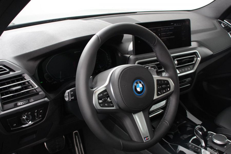 BMW X3 xDrive30e Hybrid M-Sport High Executive Leder Panoramisch Schuifdak Hifi Camera 360 Active Cruise Control Climate Control Parkeer sensoren Lichtmetalen Velgen