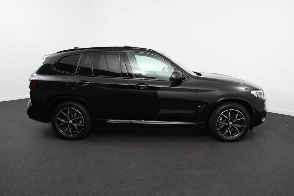 BMW X3 xDrive30e Hybrid M-Sport High Executive Leder Panoramisch Schuifdak Hifi Camera 360 Active Cruise Control Climate Control Parkeer sensoren Lichtmetalen Velgen