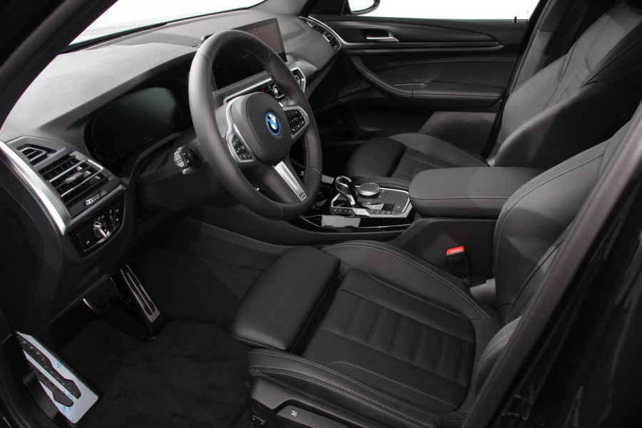 BMW X3 xDrive30e Hybrid M-Sport High Executive Leder Panoramisch Schuifdak Hifi Camera 360 Active Cruise Control Climate Control Parkeer sensoren Lichtmetalen Velgen