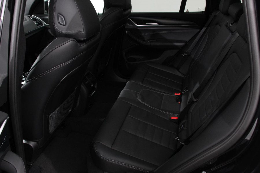 BMW X3 xDrive30e Hybrid M-Sport High Executive Leder Panoramisch Schuifdak Hifi Camera 360 Active Cruise Control Climate Control Parkeer sensoren Lichtmetalen Velgen