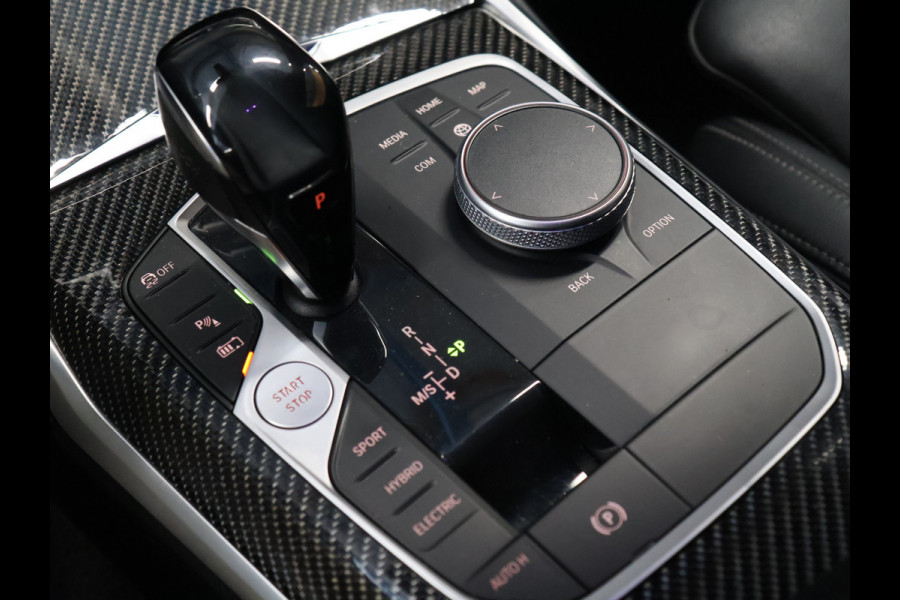 BMW 3-serie 320e High Executive M sport [SOH 91%, APPLE CARPLAY, ANDROID, BMW LASERLIGHT, STOELVERWARMING, VOL LEDER, PDC V+A, CRUISE CONTROL, DIGITAL DASH, CLIMATE CONTROL, NIEUWSTAAT]