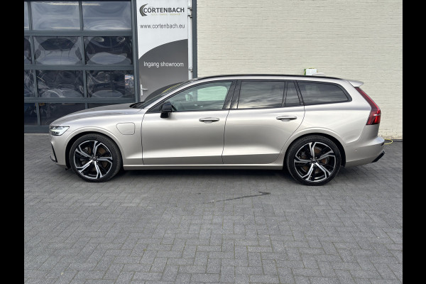 Volvo V60 2.0 T8 Plug-in hybrid AWD Plus Dark | Zwenkbare trekhaak | Adaptieve cruise | Memory  | Blis | Harman Kardon |