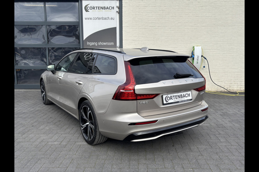 Volvo V60 2.0 T8 Plug-in hybrid AWD Plus Dark | Zwenkbare trekhaak | Adaptieve cruise | Memory  | Blis | Harman Kardon |
