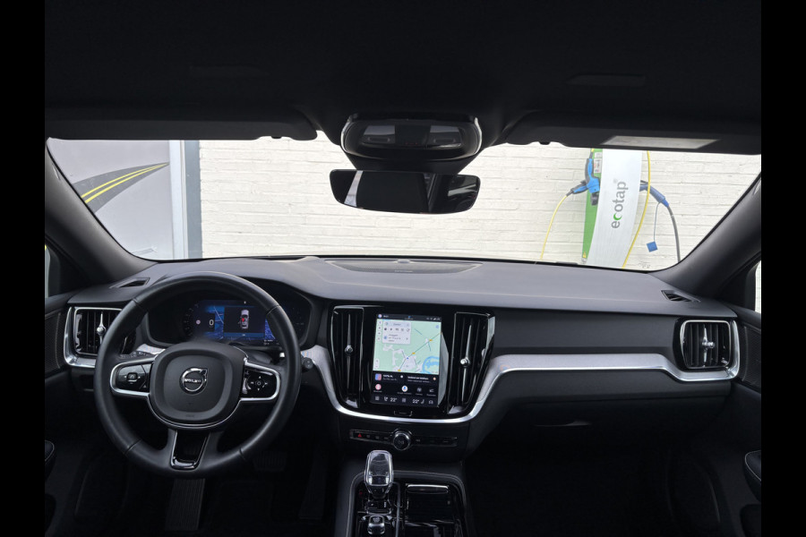 Volvo V60 2.0 T8 Plug-in hybrid AWD Plus Dark | Zwenkbare trekhaak | Adaptieve cruise | Memory  | Blis | Harman Kardon |