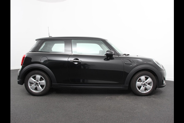 MINI Cooper 1.5 3-Deurs 136pk Automaat Essential Trim Climate control Navigatie Cruise control LED Parkeersensoren Apple carplay/ Android Auto Lichtmetalen velgen