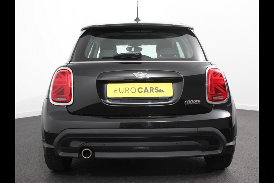 MINI Cooper 1.5 3-Deurs 136pk Automaat Essential Trim Climate control Navigatie Cruise control LED Parkeersensoren Apple carplay/ Android Auto Lichtmetalen velgen