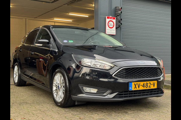 Ford Focus 1.0 Lease Edition / NWE DISTR.RIEM !! / VOORRUITVERW. / ALL-SEASON / CRUISE / BLUET. / CARPLAY / PRIVACY GLASS / '16 !