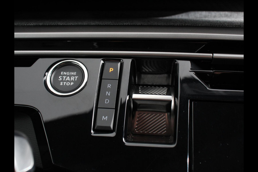 Peugeot 5008 1.2 Hybrid 145pk Automaat Allure 7p Navigatie Apple Carplay/Android Auto Camera Climate control Dab Led Keyless start Lichtmetalen Velgen Parkeer sensoren