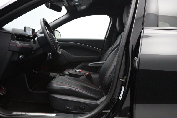 Ford Mustang Mach-E AWD 75 kWh 270 PK, SOH 95 %, Leder, Memory, Adap. Cruise Control, Winterpakket, Carplay, Camera