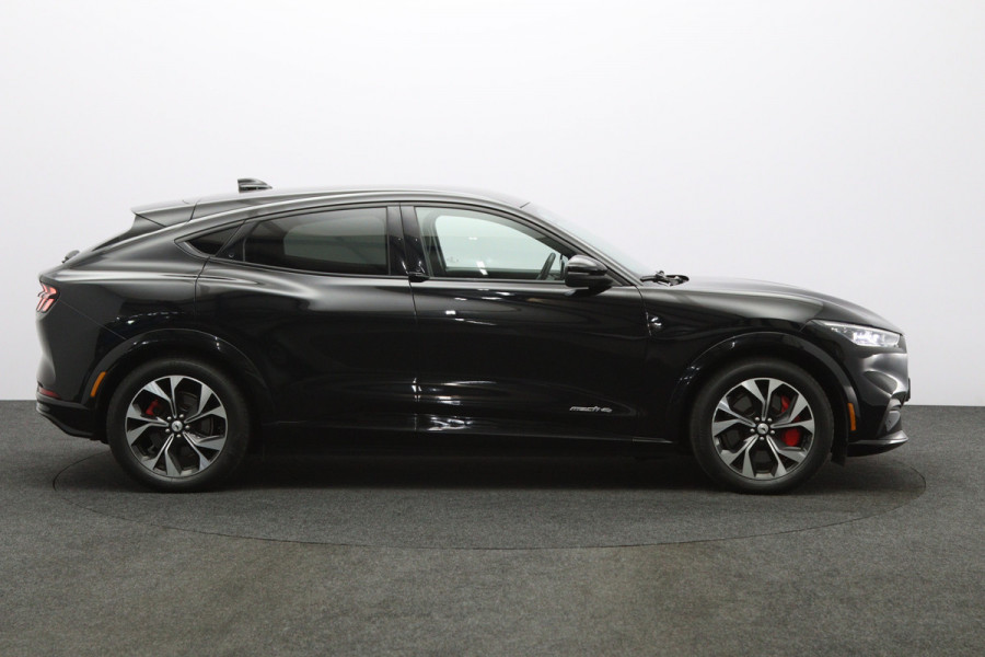 Ford Mustang Mach-E AWD 75 kWh 270 PK, SOH 95 %, Leder, Memory, Adap. Cruise Control, Winterpakket, Carplay, Camera