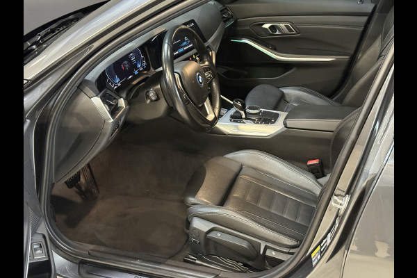 BMW 3 Serie Touring 320e Business Edition Plus | Panoramadak | Wegkl. trekhaak | Vol leder
