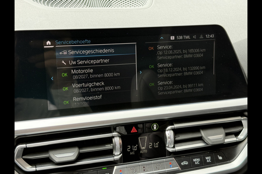 BMW 3 Serie Touring 320e Business Edition Plus | Panoramadak | Wegkl. trekhaak | Vol leder