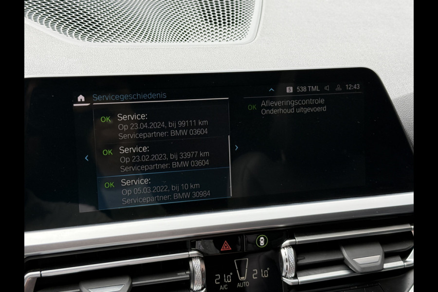 BMW 3 Serie Touring 320e Business Edition Plus | Panoramadak | Wegkl. trekhaak | Vol leder