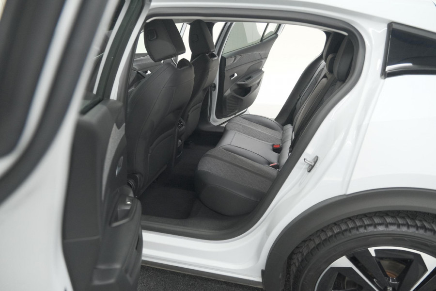 Peugeot 408 1.2 Hybrid 136 e-DCS6 Allure | 360 Camera | Adaptieve Cruise Control | Navigatie