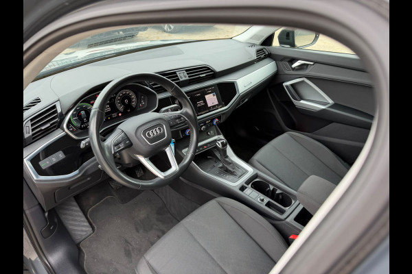 Audi Q3 45 TFSI e Advanced edition | Stoelverwarming | Navigatie | Parkeersensoren | Adaptive Cruise Control | Matrix LED | DAB | Parkeersensoren | Nanograu | SOH 95%