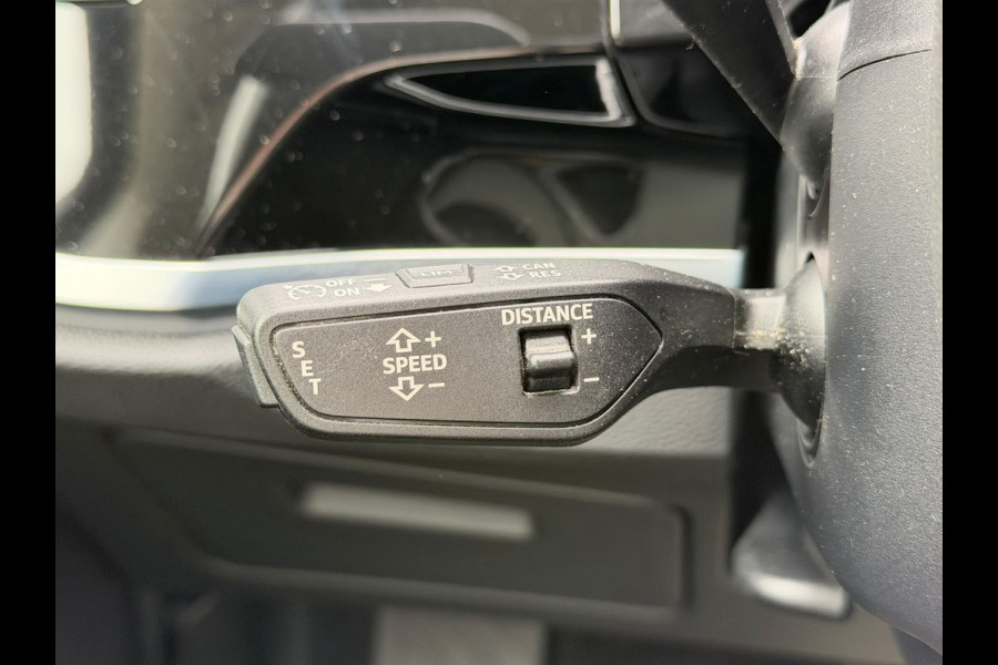 Audi Q3 45 TFSI e Advanced edition | Stoelverwarming | Navigatie | Parkeersensoren | Adaptive Cruise Control | Matrix LED | DAB | Parkeersensoren | Nanograu | SOH 95%